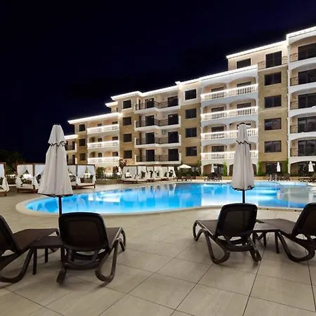 Valencia Gardens Deluxe Апартаменти