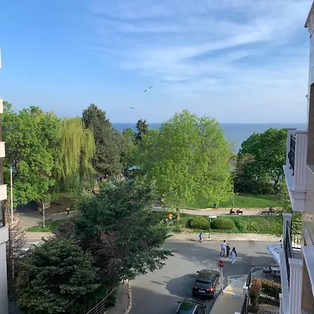 Valencia Gardens Deluxe Апартамент Несебър