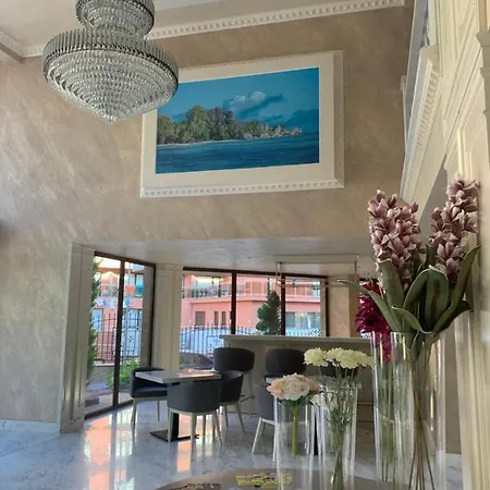 Valencia Gardens Deluxe Апартамент Несебър