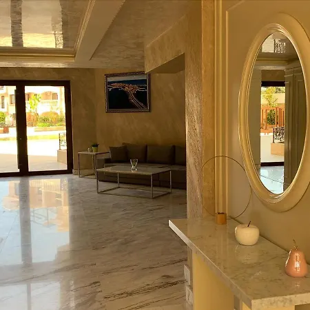 Valencia Gardens Deluxe Апартамент