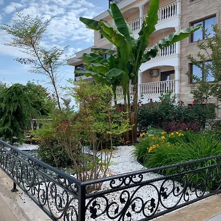 Valencia Gardens Deluxe Апартамент *