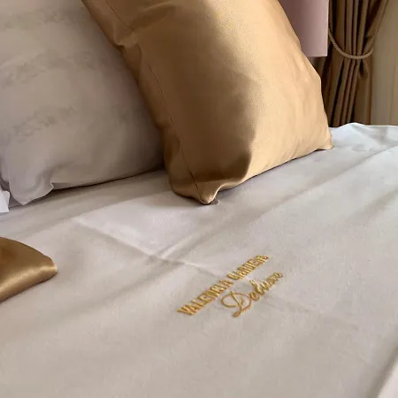 Апартамент Valencia Gardens Deluxe Несебър