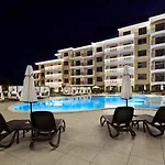 Valencia Gardens Deluxe Apartment