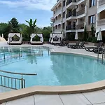 Valencia Gardens Deluxe Apartment *