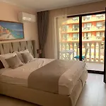 Valencia Gardens Deluxe Apartment *