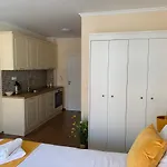 Valencia Gardens Deluxe Apartment