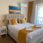 Valencia Gardens Deluxe Apartment *