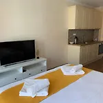 Valencia Gardens Deluxe Apartment *