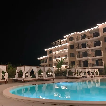 Valencia Gardens Deluxe Apartment Nesebar