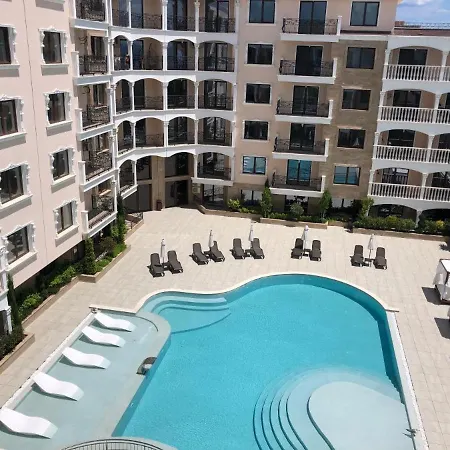 Valencia Gardens Deluxe Apartment *