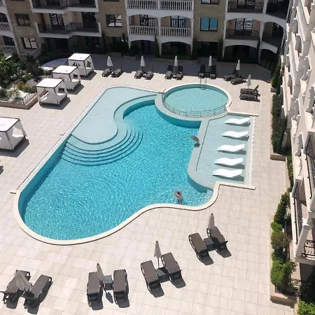 Valencia Gardens Deluxe Apartment Nesebar