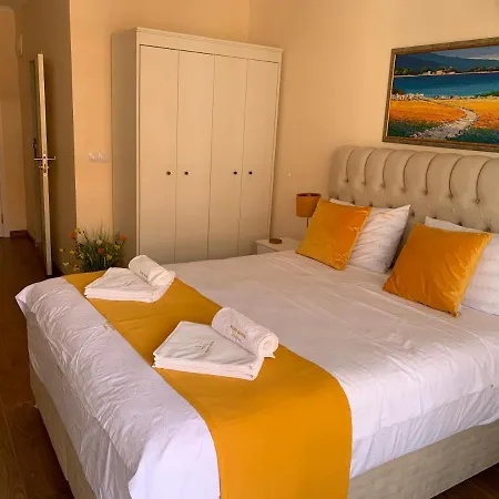 Valencia Gardens Deluxe Apartmán *